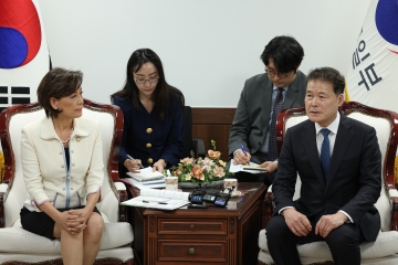 김영호 장관, 미국 하원 코리아스터디그룹(CSGK) 대표단 면담